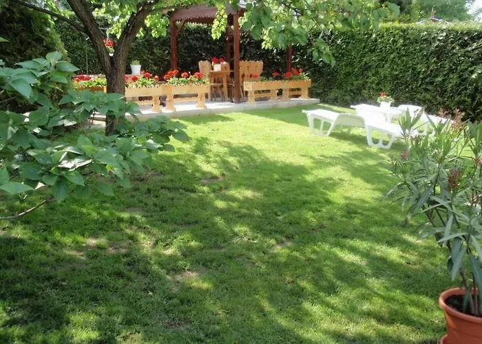 Mit Terrasse- Grill Und Garten By Interhome *